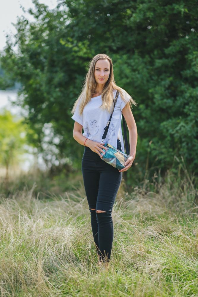 Monkey Mum® Multifunkční ledvinka k nosítku Carrie - Půvab geometrie