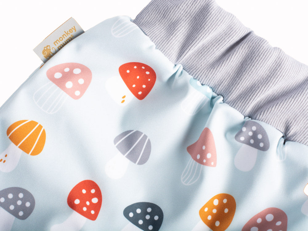 Kinder-Softshellhose mit Membran Monkey Mum® - Bunte Fliegenpilze